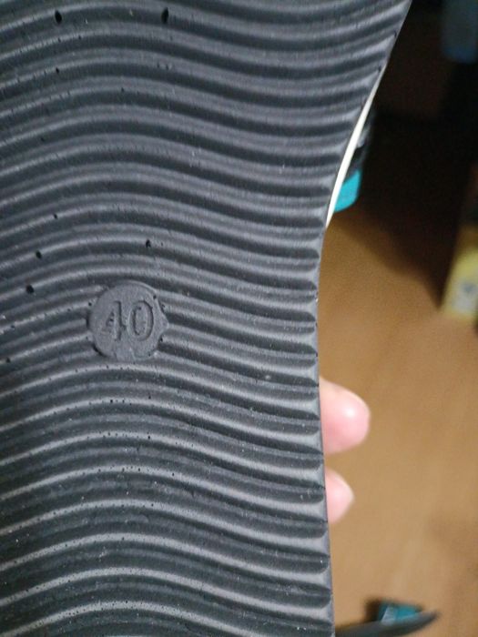 Двое шлёпок размер 40 и 37