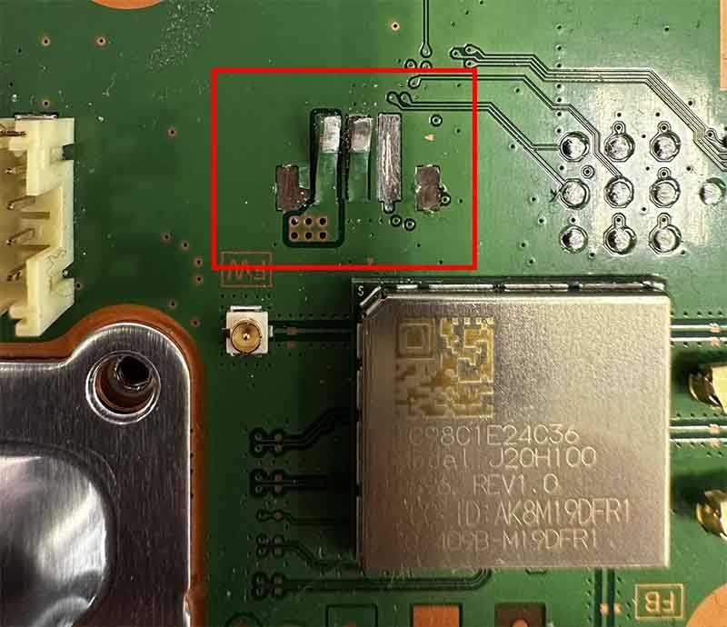 Продавам и подменям части за конзоли Playstation 4 5 , Xbox One S X