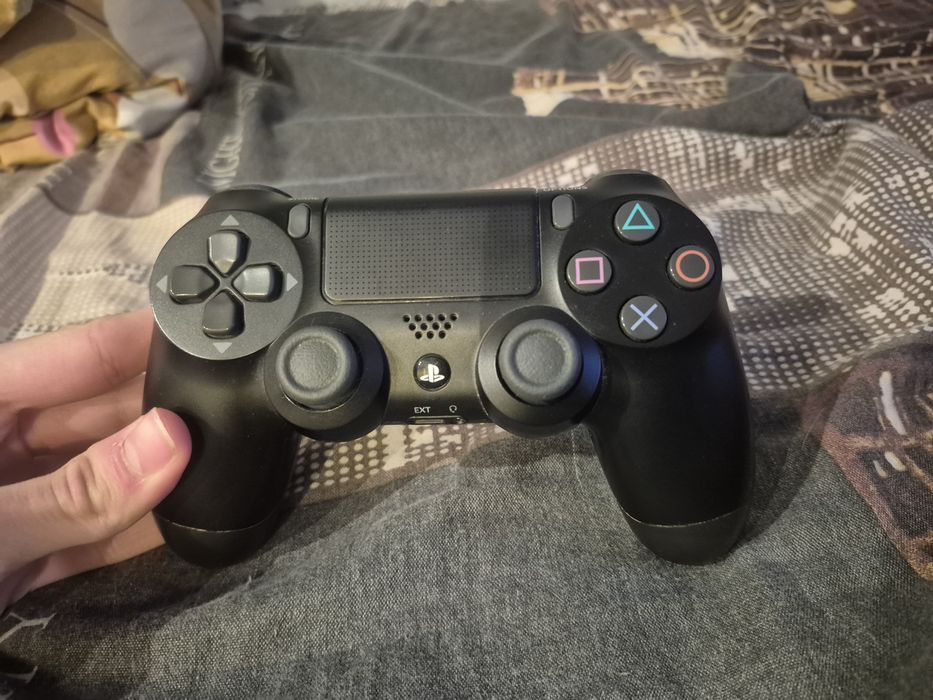 Ps4 с 11 играми !