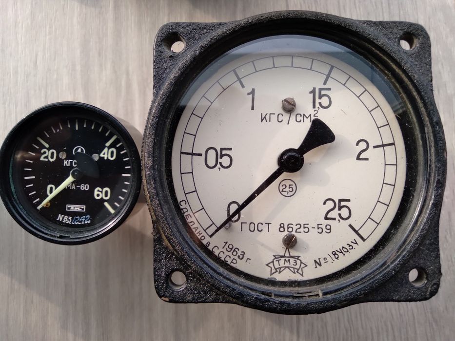 Манометры технические новые.