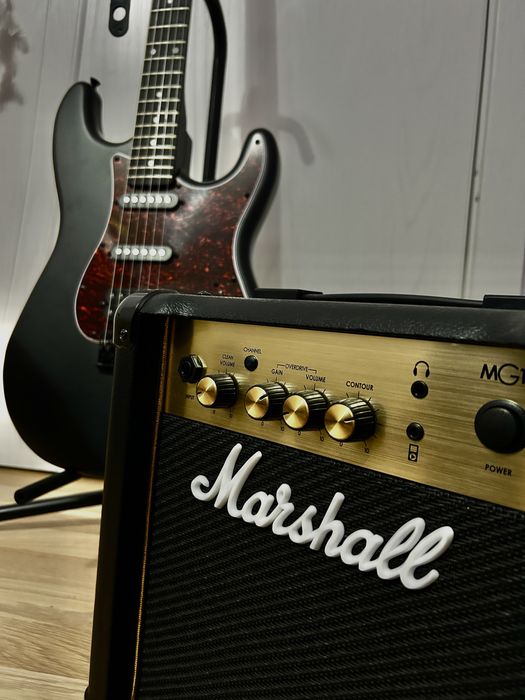 Китара Harley Benton ST-20HSS с усилвател Marshall MG10 Gold