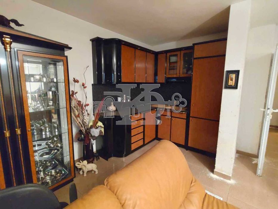 Продава се Къща в Добрич, Дружба 1 - 410 кв.м за 561 €/кв.м - Снимка #13
