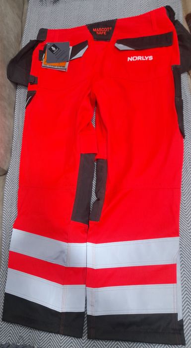 Чисто нови панталони