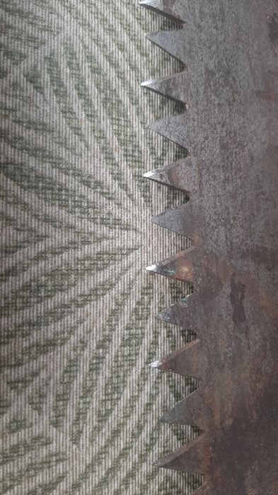 Пила ручная. Пила по дереву.