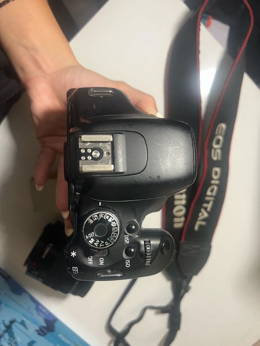 Фотоапарат - Canon EOS 600D