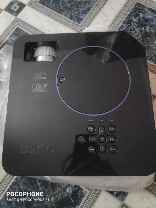 Продам Проектор BenQ MP612