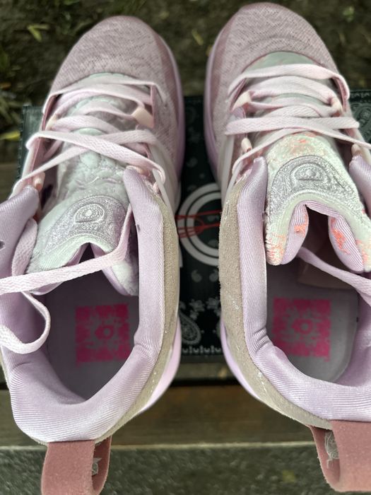Nike KD 15 NRG “Aunt Pearl”