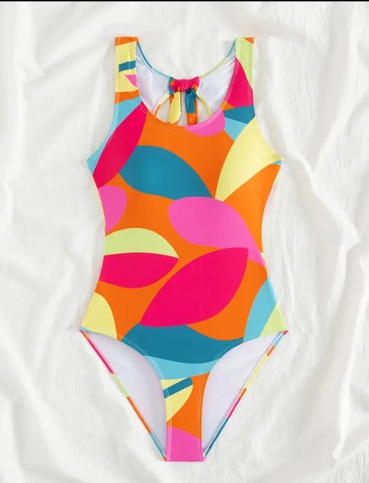 Продам новый купальник