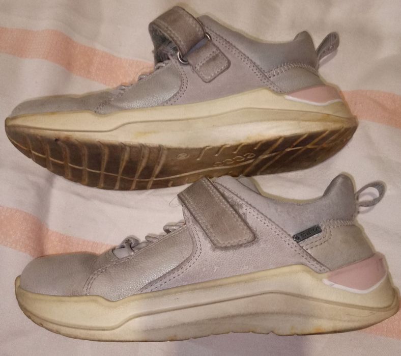 Кроссовки на девочку