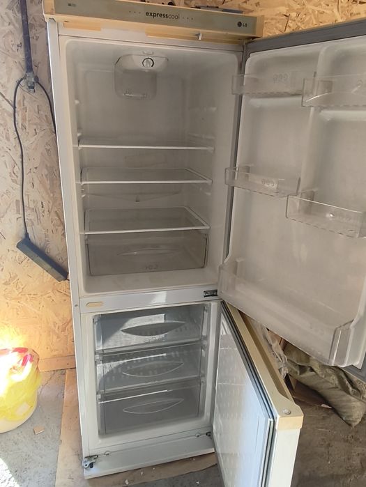 Продам холодильник