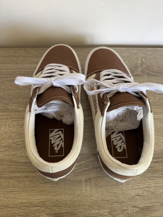 Vans Old Skool.