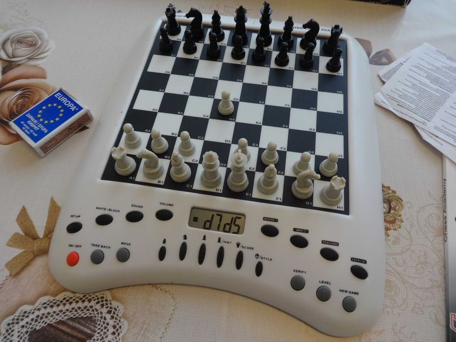 Електронен говорещ шах Talking Chess Academy – PowerBrain