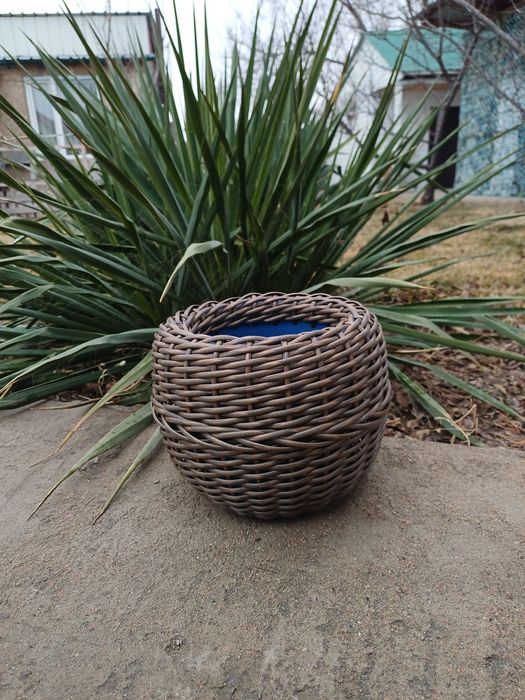 Кашпо из ротанга