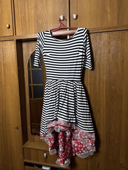 Продам красивые  платье