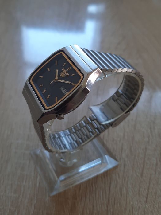 Продам часы SEIKO-5