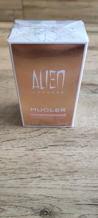 Дамски парфюми AVON и др. - различни видове