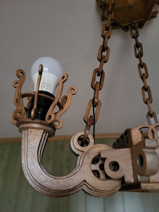 Lămpi unicat din lemn