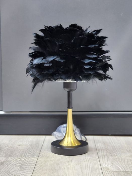 Светодиодная настольная лампа с перьями