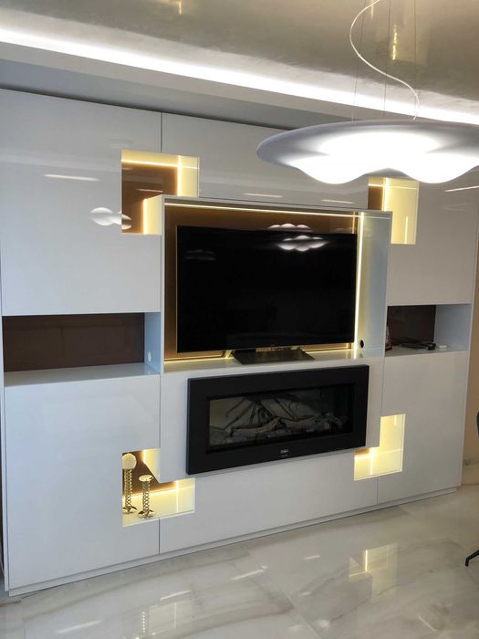 Дава се под наем Двустаен апартамент в София, Център - 79 кв.м за 887.4 € - Снимка #2