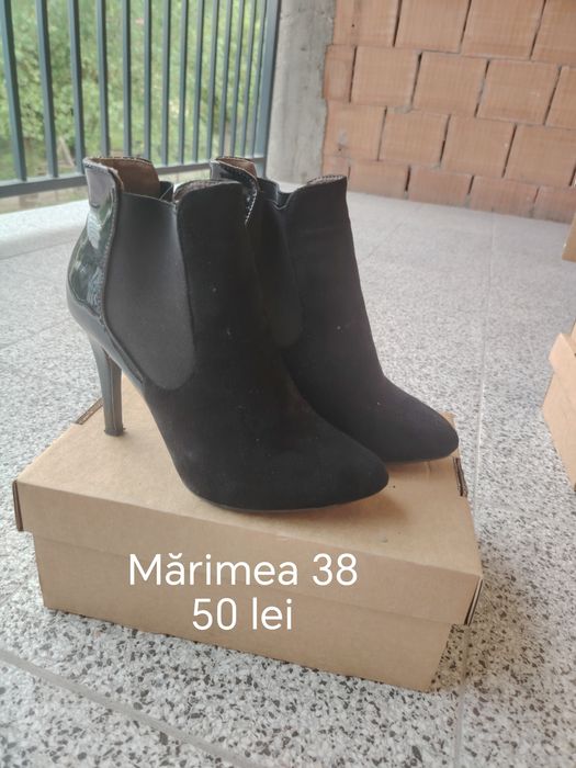 Vând botine cu toc!