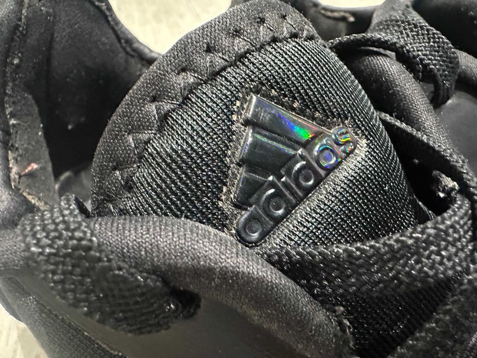 Маратонки Adidas  39 1/2