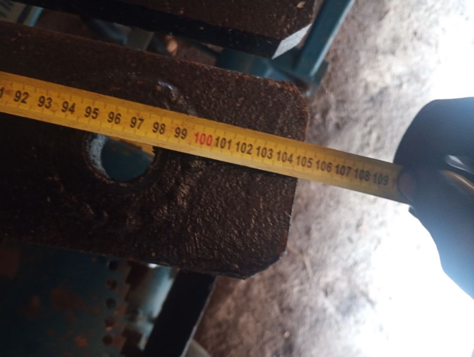 Vând tiranți laterali pentru universal 650