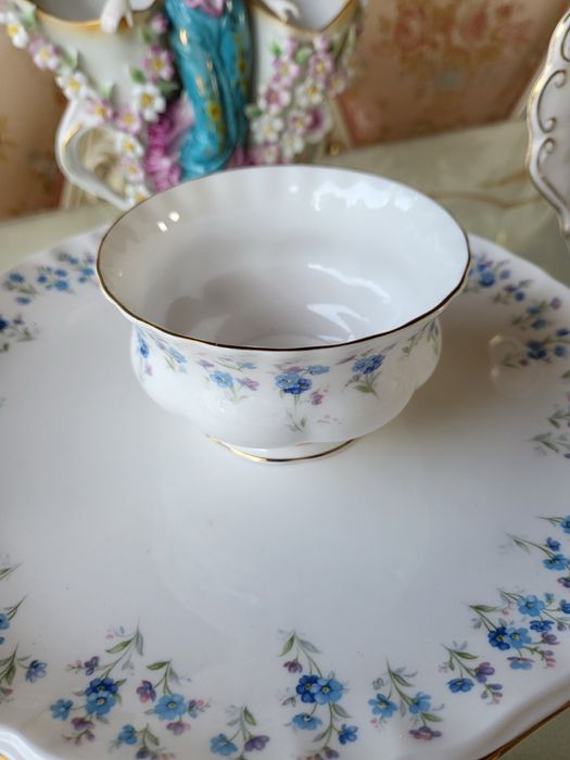 Истинска прелест на ROYAL ALBERT