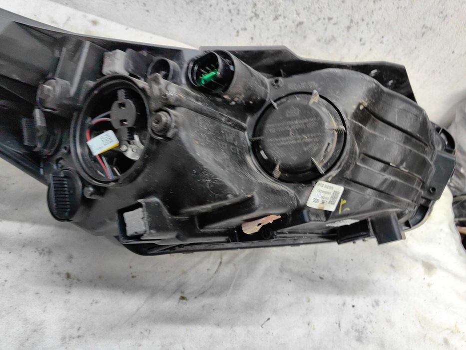 Оригинален фар Киа  Kia Ceed Led