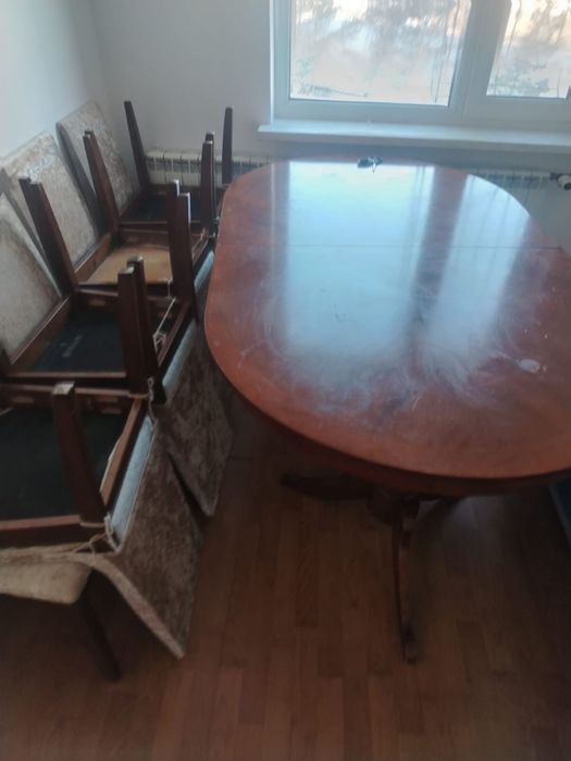 Гостевой стол со стульями