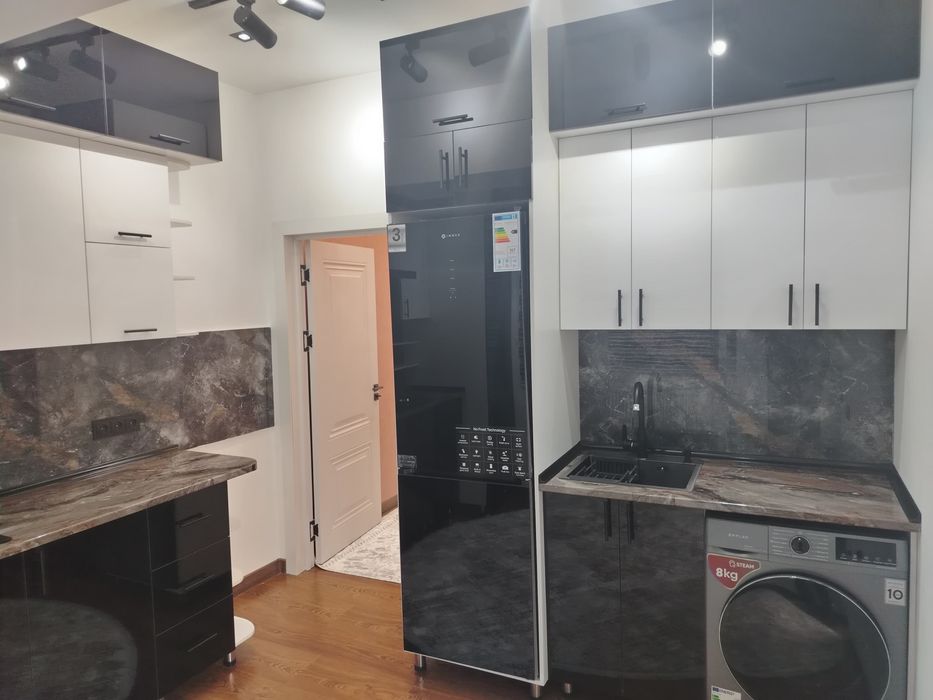 Продаётся своя квартира в центре бухаре