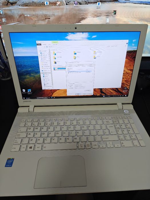 Лаптоп Тoshiba Satellite L50-C-22L 15.6"