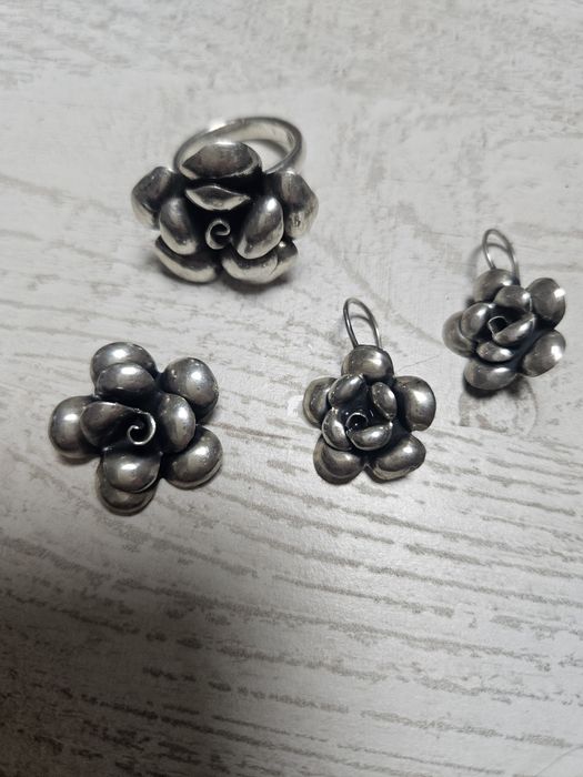 Seturi argint ,detalii la cerere