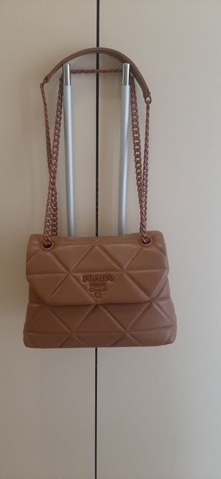 Prada чисто нова чанта