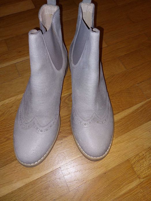 Сиви дамски боти