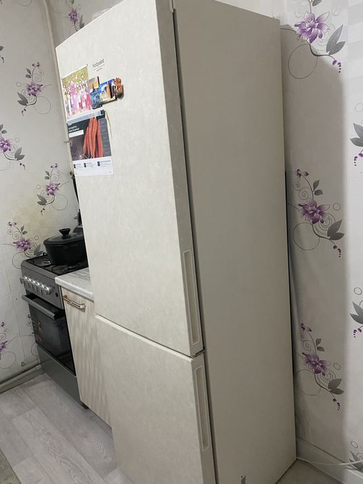 холодильник Hotpoint