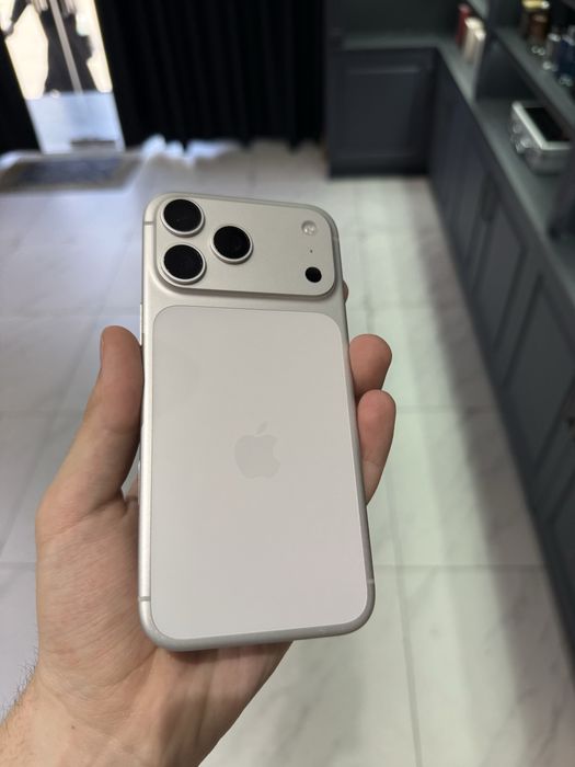 iPhone 17 pro max
