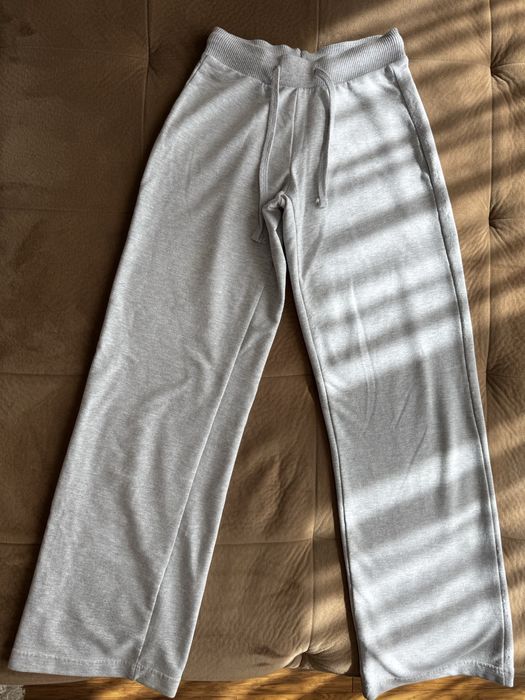 Комплект анцуг и суитчър BERSHKA