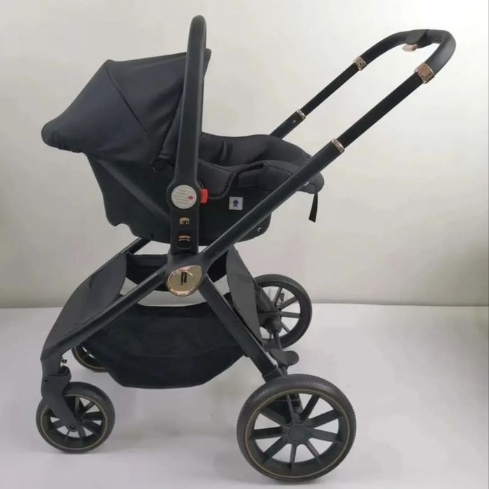 Продам коляску 3 в 1