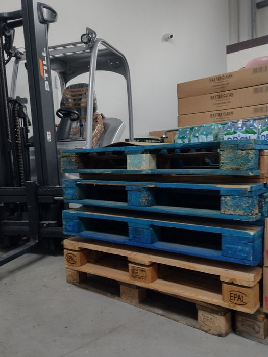 Палета пластмасови и дървени