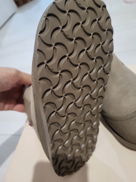 Продам ботинки Ariaca