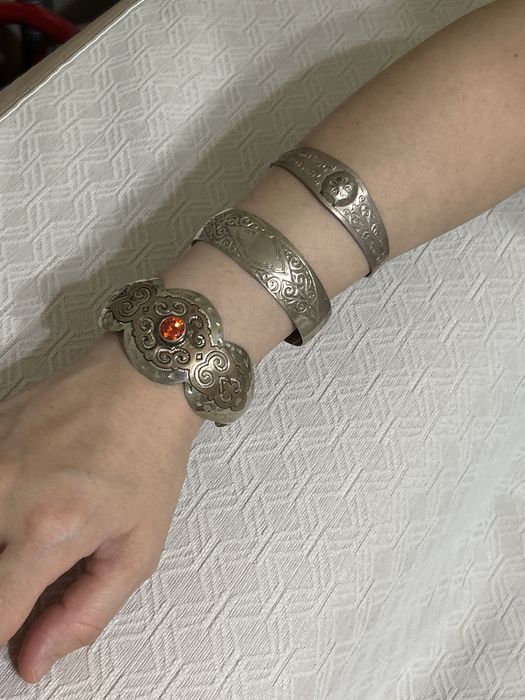 Продам браслеты серебро
