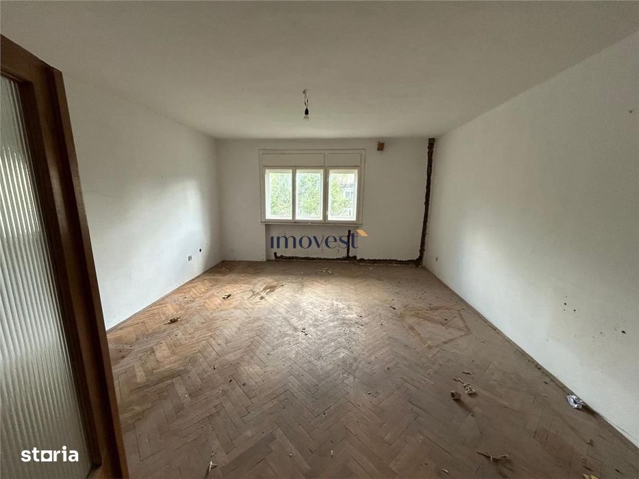 Duplex de vanzare in Satu Mare | 5 camere, demisol complet, zona Titul