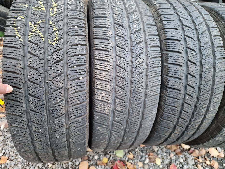 Anvelope 235/65R16C marca Continental, DOT 2021,7 mm