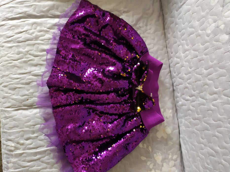 Юбки на девочку. На 4-7 лет. В отличном состоянии.