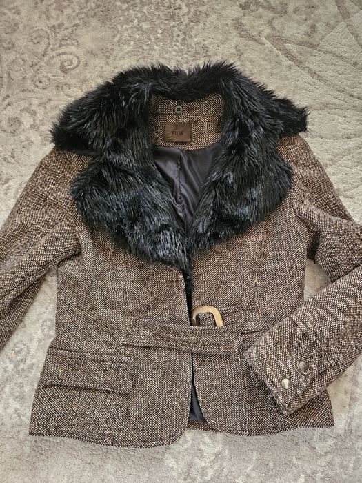 Късо вълнено зимно яке палто само с изкуствена яка стилно и топло