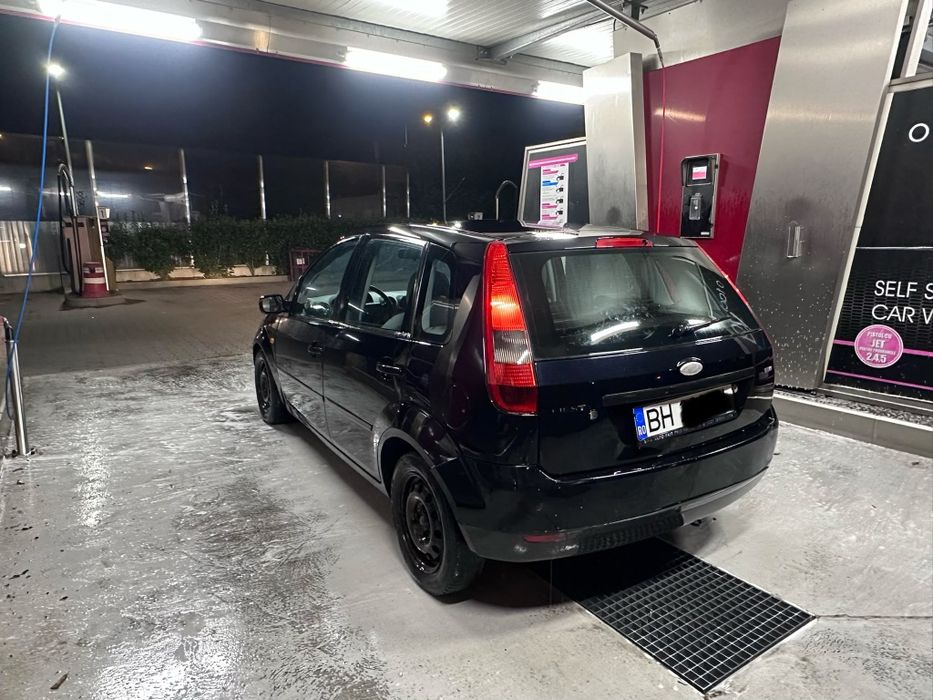 Vând sau Dezmembrez  Ford Fiesta