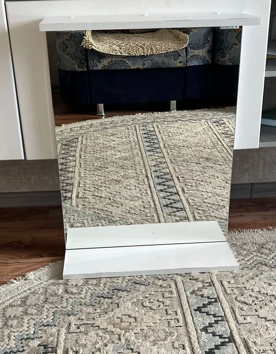 Зеркало и раковина