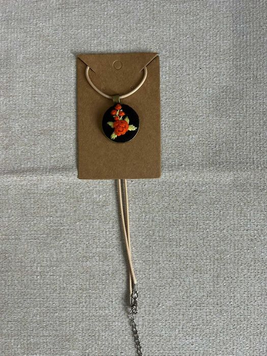 Pandantiv broderie, handmade