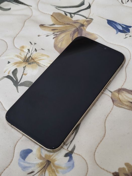 Продам Iphone 12 pro max