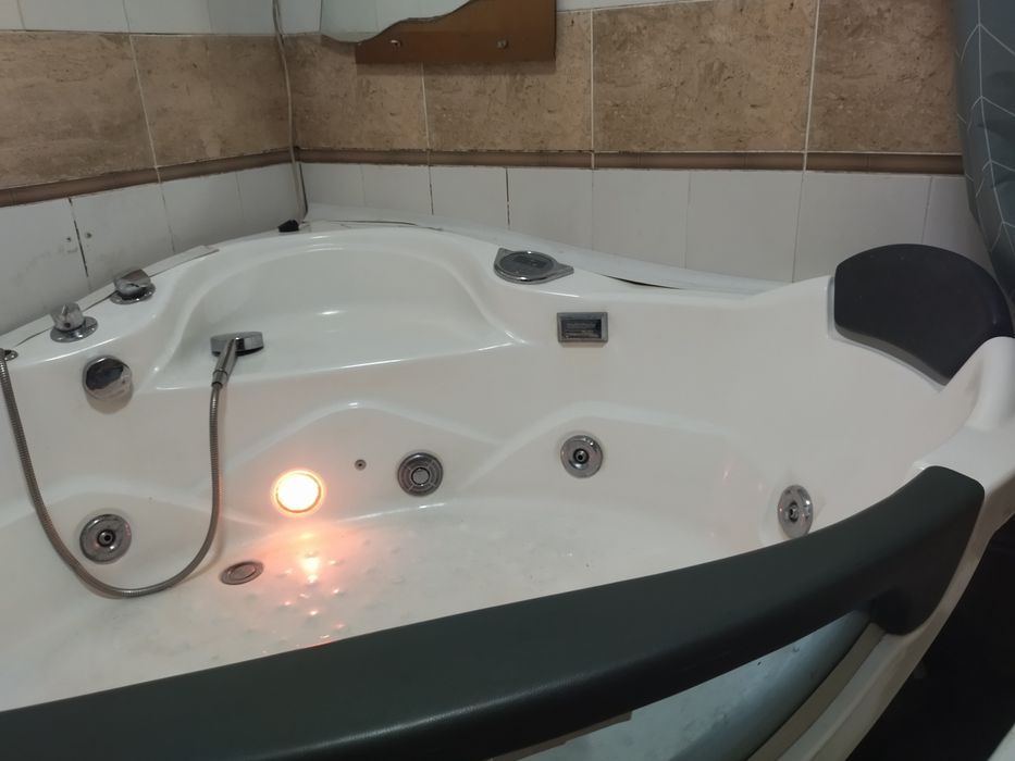 Продам джакузи ванна